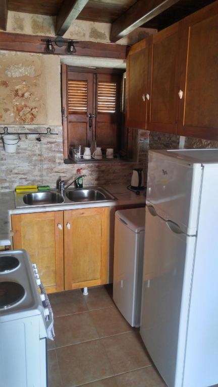 Rosalia Apartments room 6